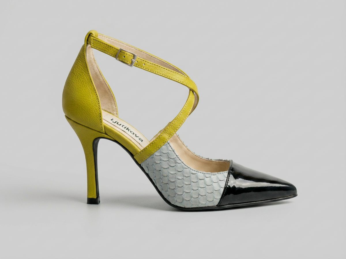 yellow-strap-pointed-designer-heels